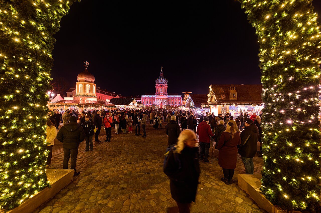 Marché de Noël en soirée